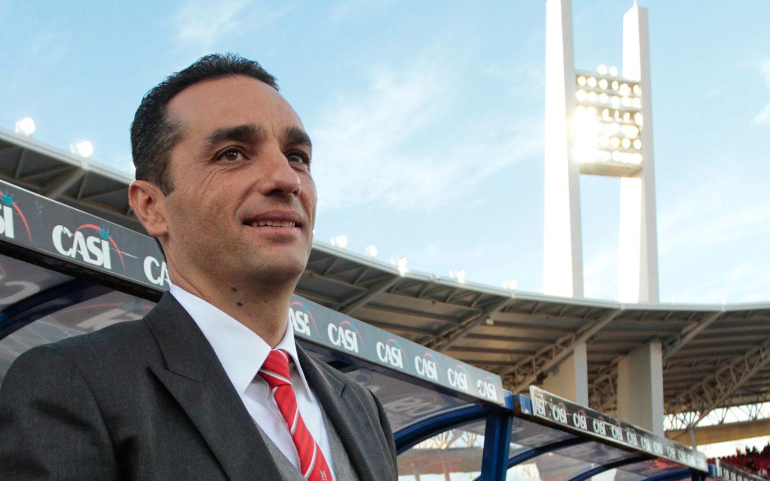 José Luis Oltra: "Desde que me despidieron no he vuelto a ver un partido del Granada porque sufro mucho" José Luis Oltra: "Desde que me despidieron no he vuelto a ver un partido del Granada porque sufro mucho"