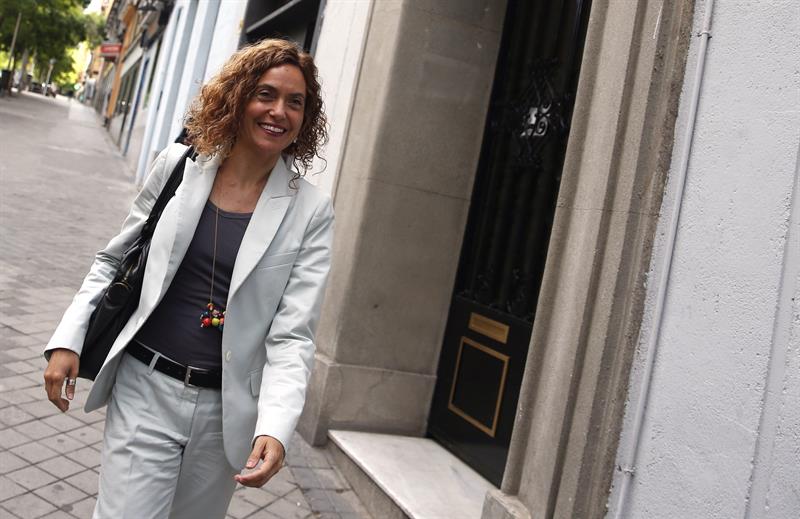 EL PSOE propone una ley de igualdad salarial y multas para los clientes de prostitutas EL PSOE propone una ley de igualdad salarial y multas para los clientes de prostitutas