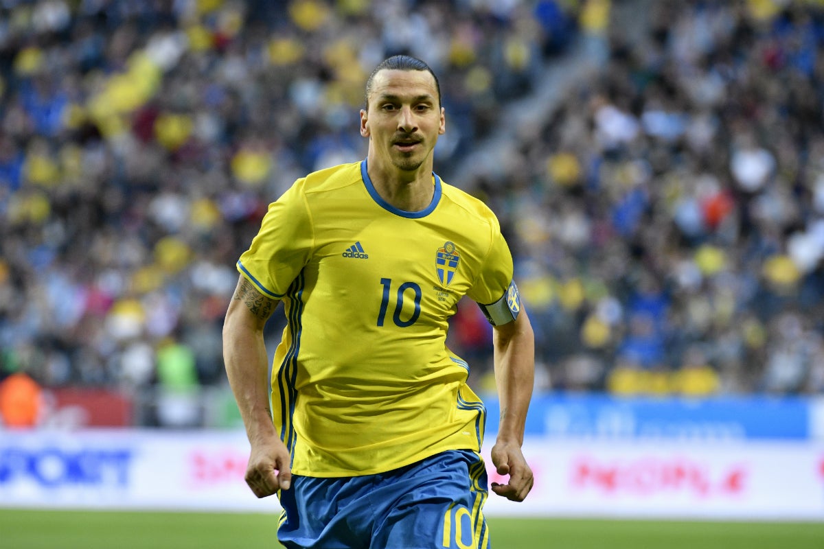 Zlatan Ibrahimovic hace acto de presencia en la Eurocopa Zlatan Ibrahimovic hace acto de presencia en la Eurocopa
