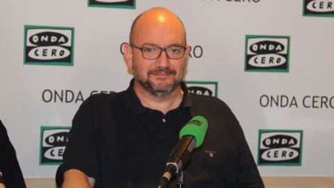 Alberto Penad&eacute;s durante una entrevista en Onda Cero