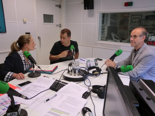 Cantabria en la Onda. Padres y profesores debaten sobre el nuevo calendario escolar en Cantabria Cantabria en la Onda. Padres y profesores debaten sobre el nuevo calendario escolar en Cantabria