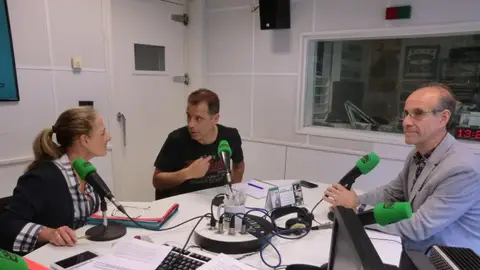 Mónica Haro, Rubén Domingo y José María Iglesias Debate sobre el calendario escolar