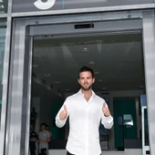 Pjanic pasando el control médico con la Juventus Pjanic pasando el control médico con la Juventus