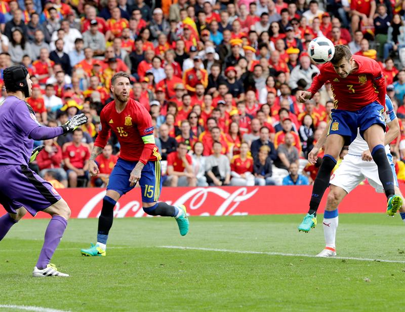 España 1 - 0 República Checa: Gol de Gerard Piqué España 1 - 0 República Checa: Gol de Gerard Piqué