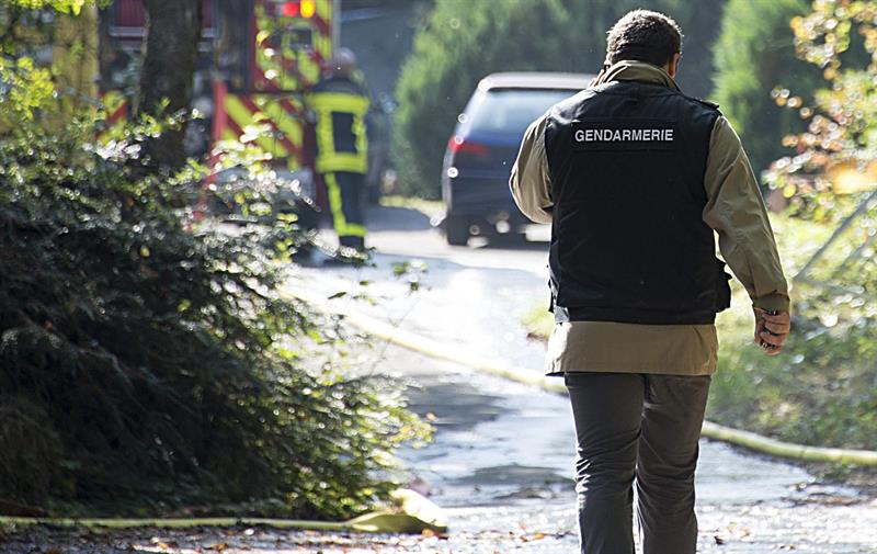 Daesh reivindica el asesinato de un policía y su pareja cerca de París Daesh reivindica el asesinato de un policía y su pareja cerca de París