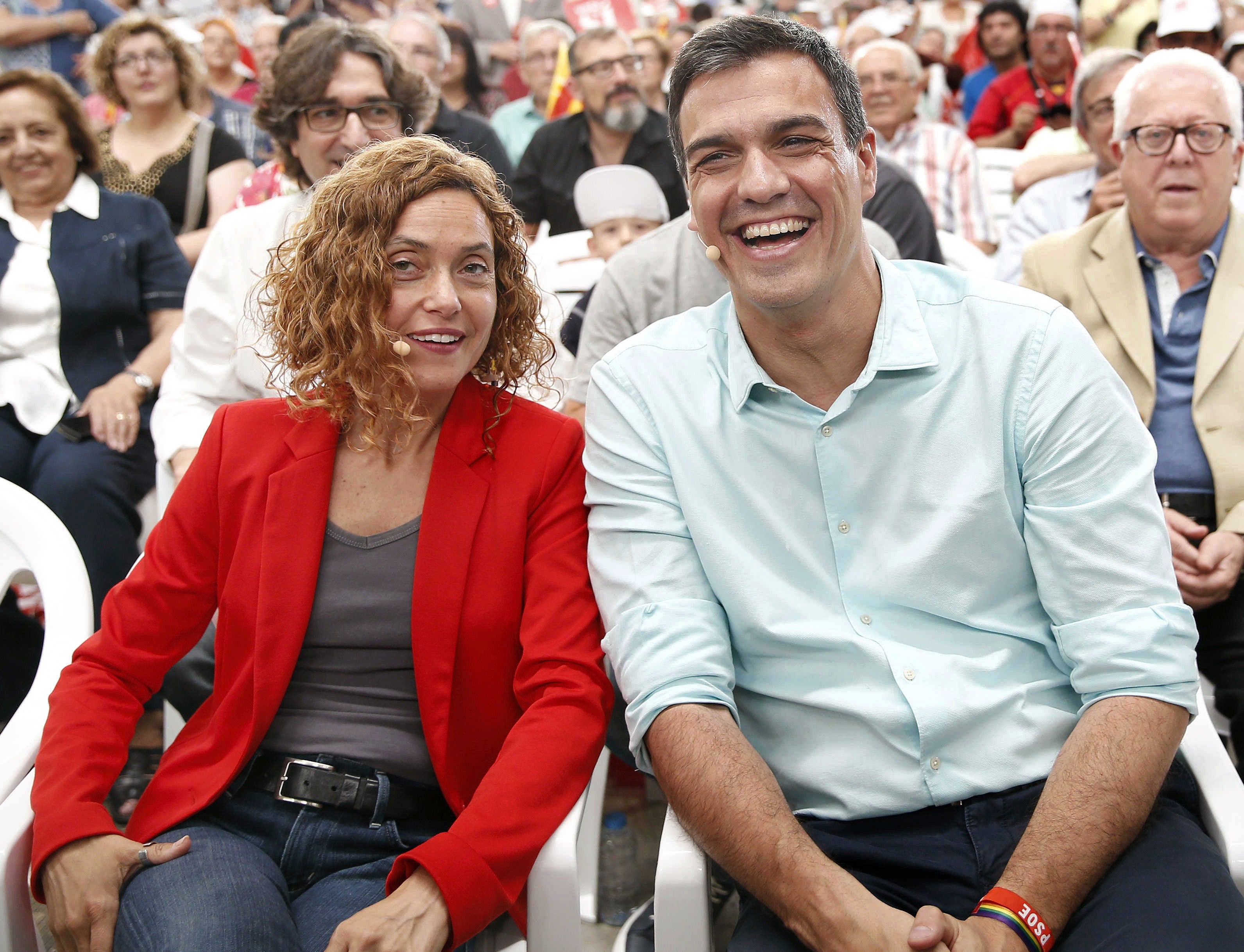 Sánchez reconocerá a Cataluña los derechos históricos negados por Rajoy Sánchez reconocerá a Cataluña los derechos históricos negados por Rajoy