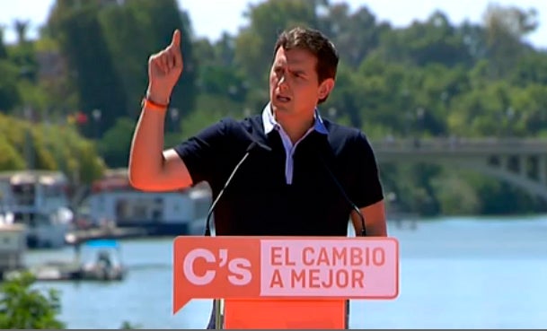 Rivera avisa que Podemos y PP van a jugar el 26J a bloquear otra vez España Rivera avisa que Podemos y PP van a jugar el 26J a bloquear otra vez España