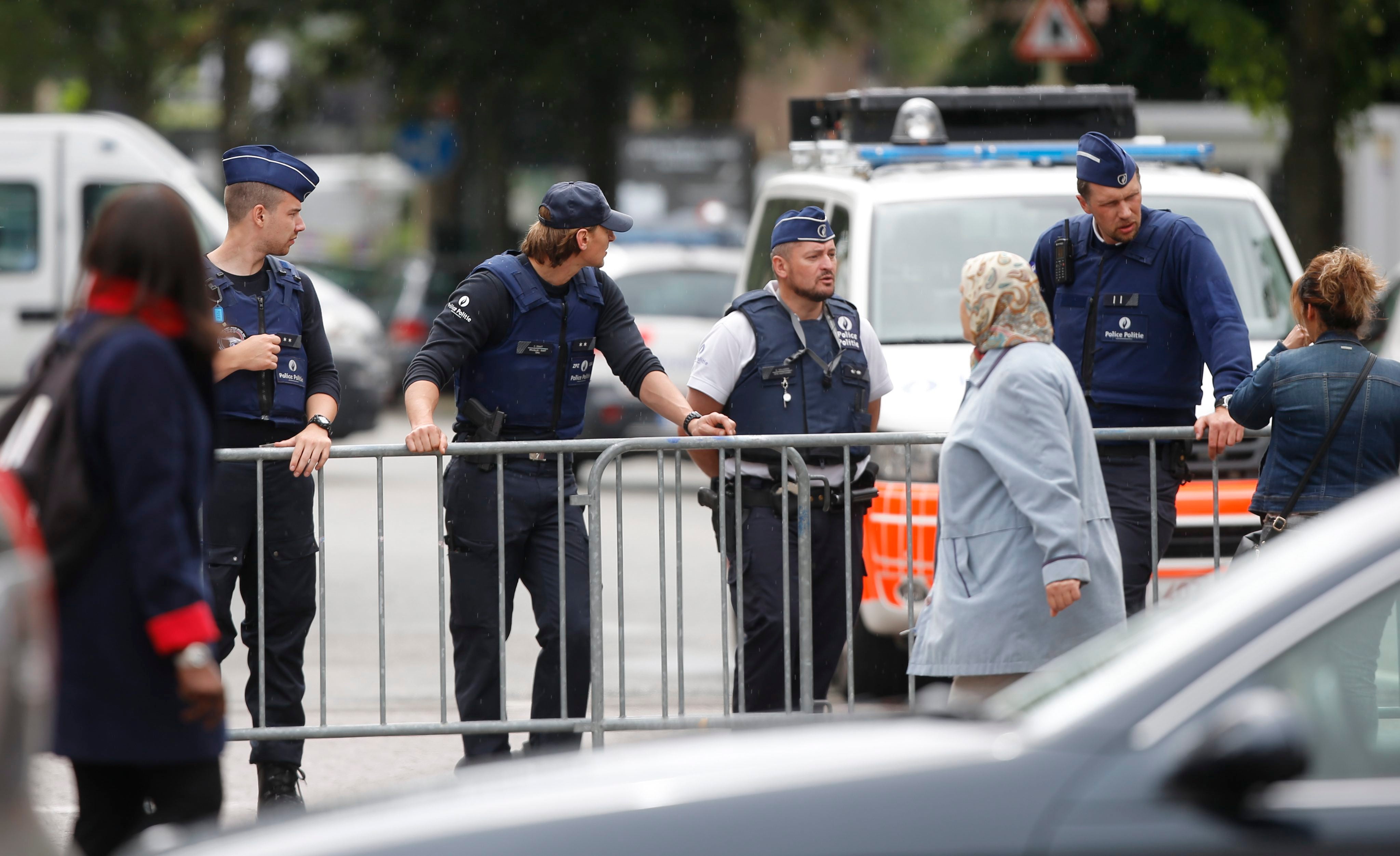 La policía belga sospecha que los tres imputados por terrorismo planeaban un atentado contra un centro comercial La policía belga sospecha que los tres imputados por terrorismo planeaban un atentado contra un centro comercial
