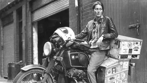 Elspeth Beard, la primera mujer en dar la vuelta al mundo en moto Elspeth Beard, la primera mujer en dar la vuelta al mundo en moto