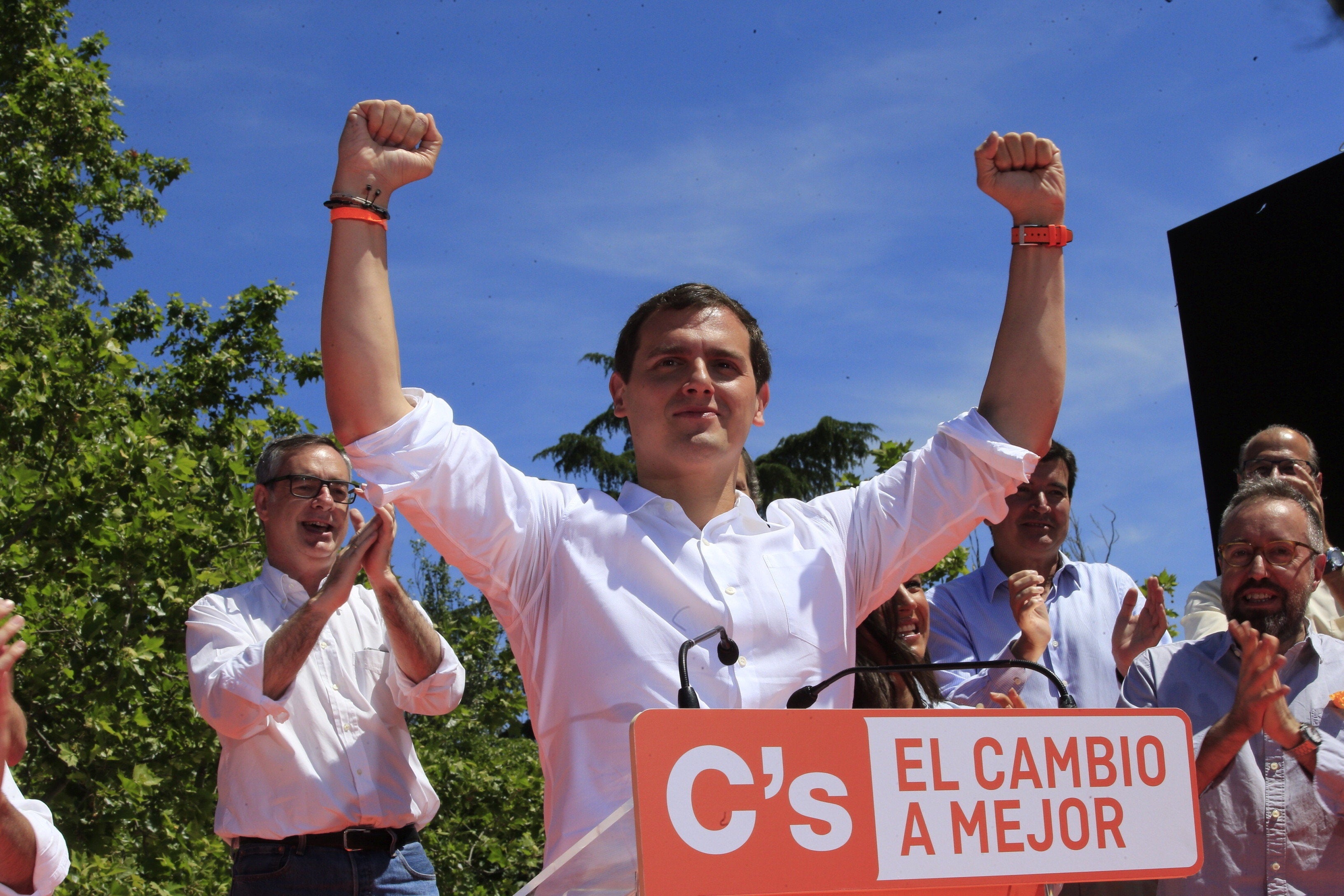 Rivera promete recuperar el rumbo que tuvo España con Suárez, González y Aznar Rivera promete recuperar el rumbo que tuvo España con Suárez, González y Aznar