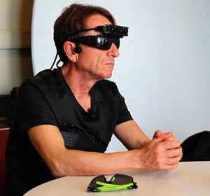 Las gafas que hacen que los ciegos puedan escuchar la realidad Las gafas que hacen que los ciegos puedan escuchar la realidad