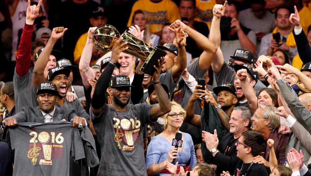 Paine Gillic pirámide Ruina Lebron James cumple su promesa de ser campeón de la NBA con Cleveland |  Onda Cero Radio