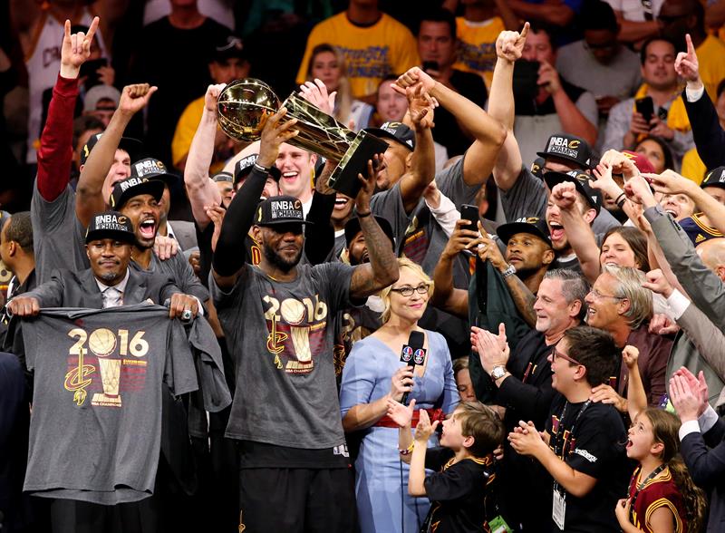 Lebron James cumple su promesa de ser campeón de la NBA con Cleveland Lebron James cumple su promesa de ser campeón de la NBA con Cleveland