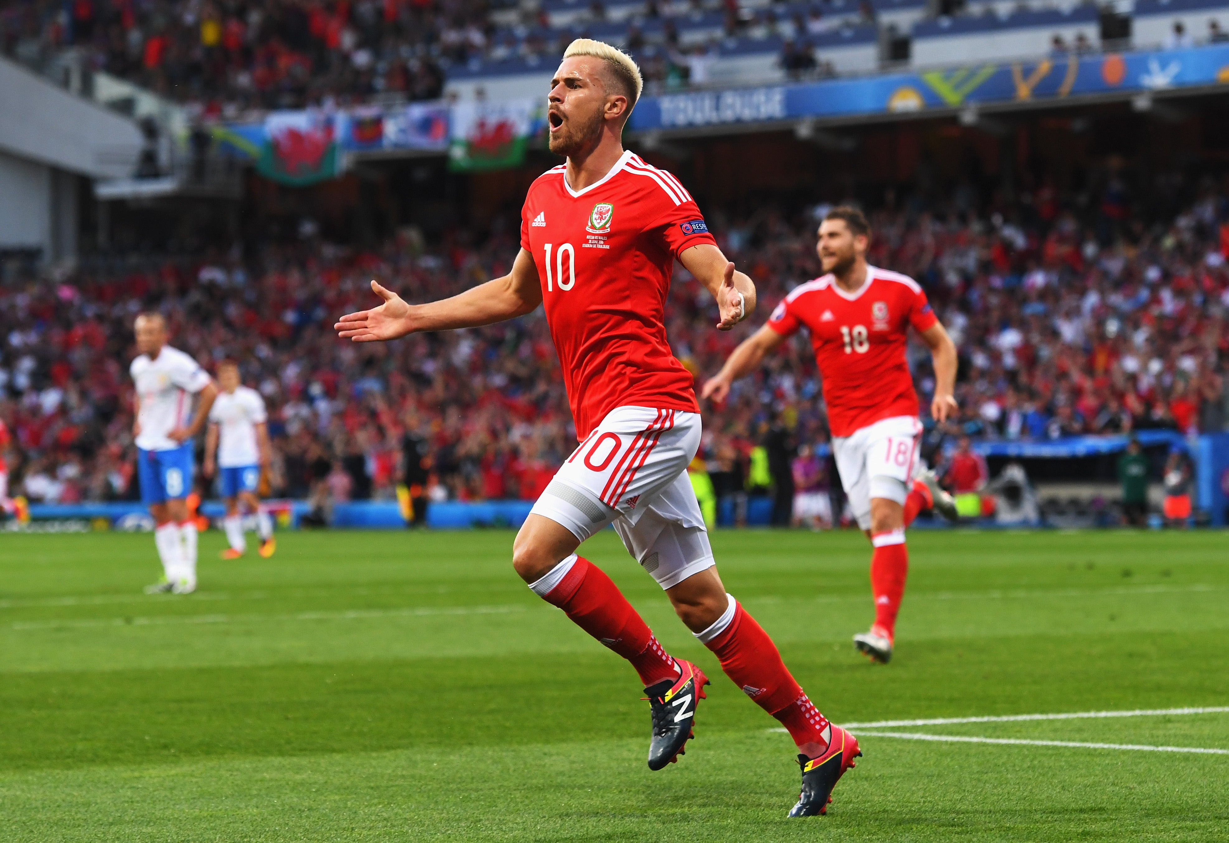 Gales se clasifica primero de grupo para octavos; Rusia eliminada Gales se clasifica primero de grupo para octavos; Rusia eliminada