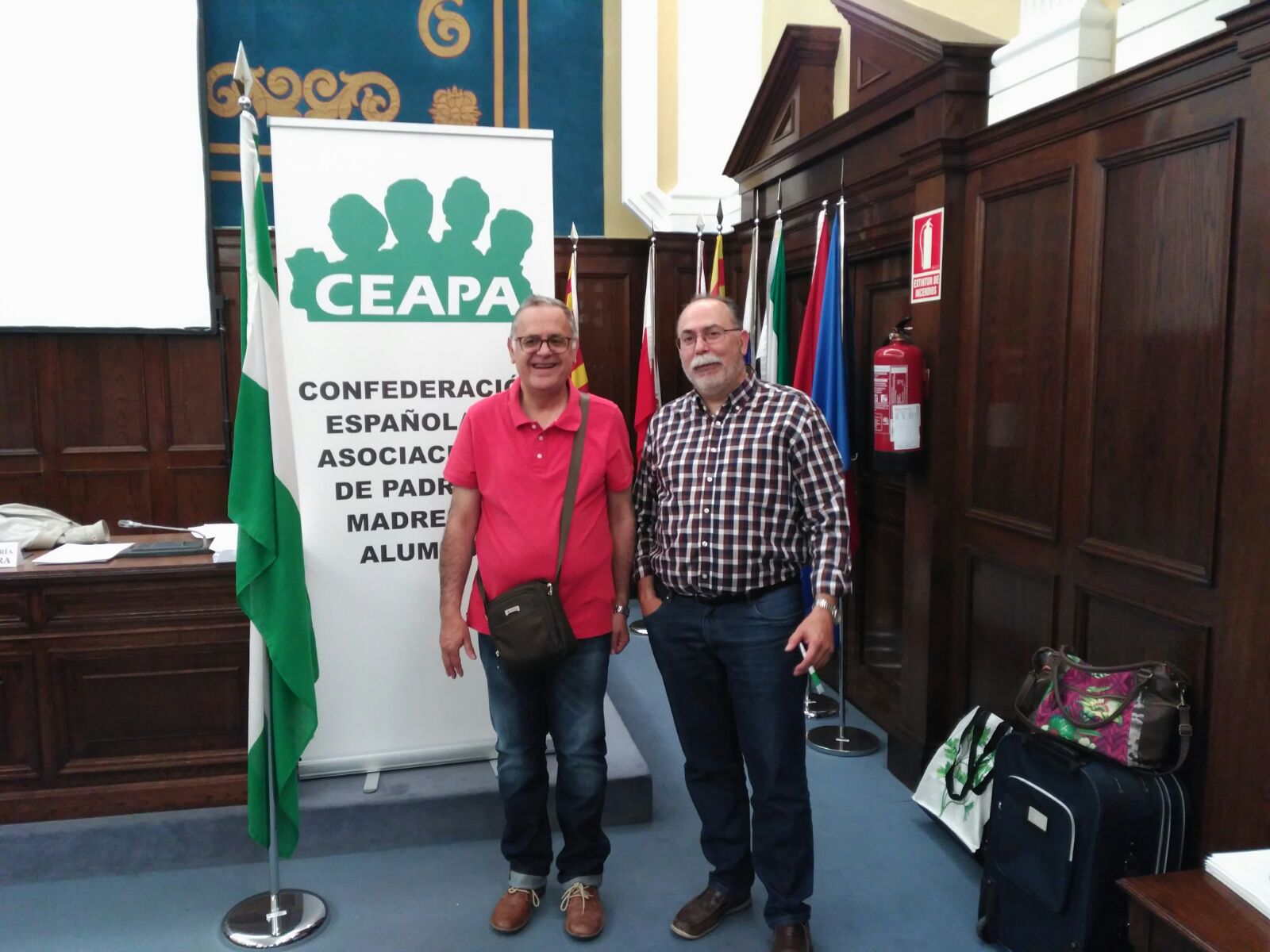 Jaén en la Onda con Nicolás Hidalgo 20/06/2016 Un miembro de FAMPA LOS OLIVOS Tesorero de CEAPA Jaén en la Onda con Nicolás Hidalgo 20/06/2016 Un miembro de FAMPA LOS OLIVOS Tesorero de CEAPA