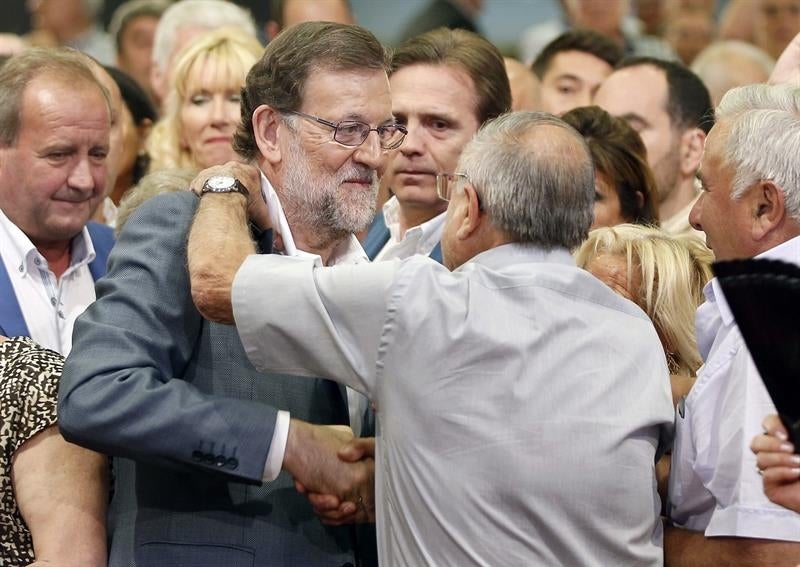 Mariano Rajoy: "La unión hace la fuerza y los moderados tenemos que ir juntos" Mariano Rajoy: "La unión hace la fuerza y los moderados tenemos que ir juntos"
