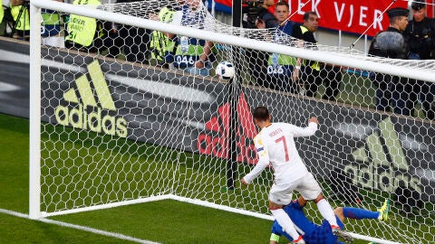 Morata marcando el 0-1 para Espa&ntilde;a