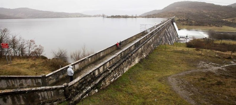 Vista del río Zadorra, en los alrededores de Vitoria Vista del río Zadorra, en los alrededores de Vitoria