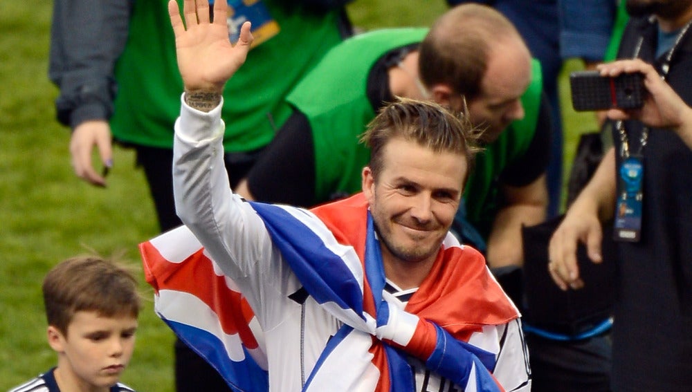 David Beckham, en su etapa en los Galaxy, con la bandera de Gran Bretaña