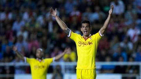 Luis Hern&aacute;ndez protesta durante un partido de Liga