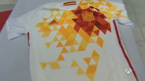Frame 28.154855 de: Espa&ntilde;a vestir&aacute; de blanco ante Croacia con la mirada en el pasado