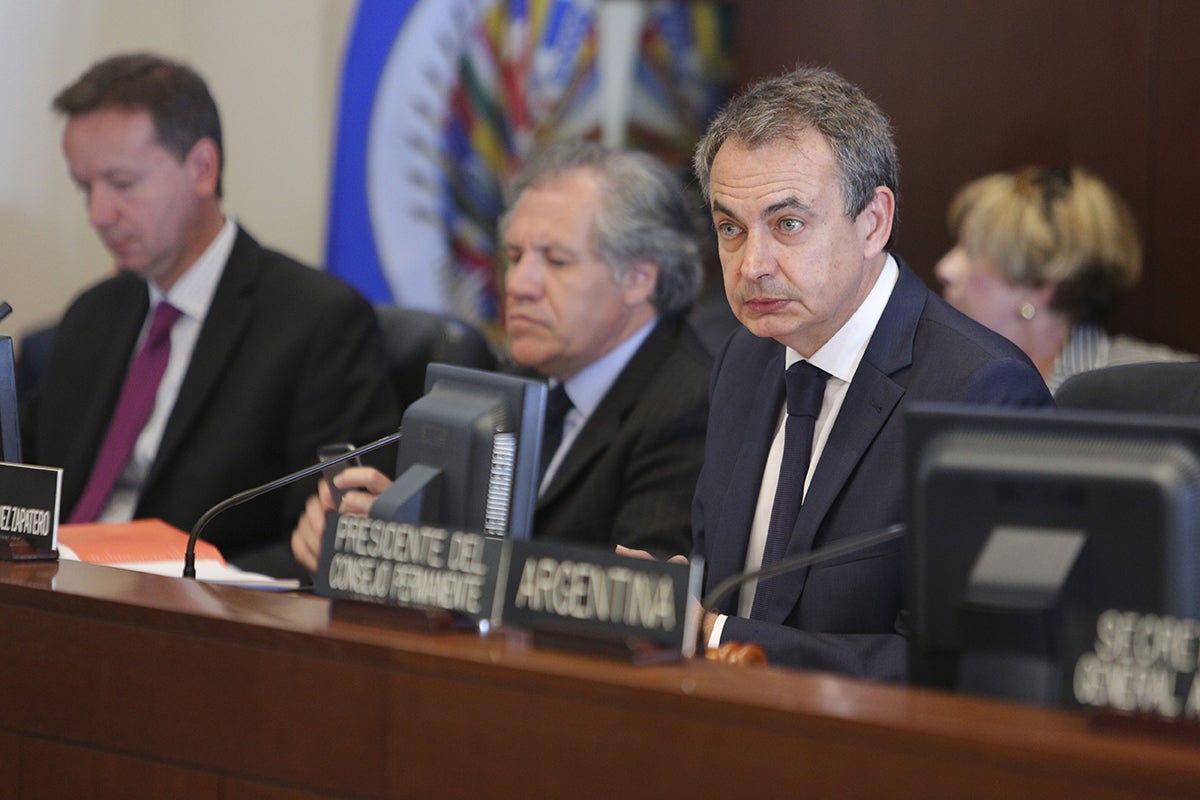 Zapatero pide a la OEA dar "una oportunidad" al diálogo nacional en Venezuela Zapatero pide a la OEA dar "una oportunidad" al diálogo nacional en Venezuela