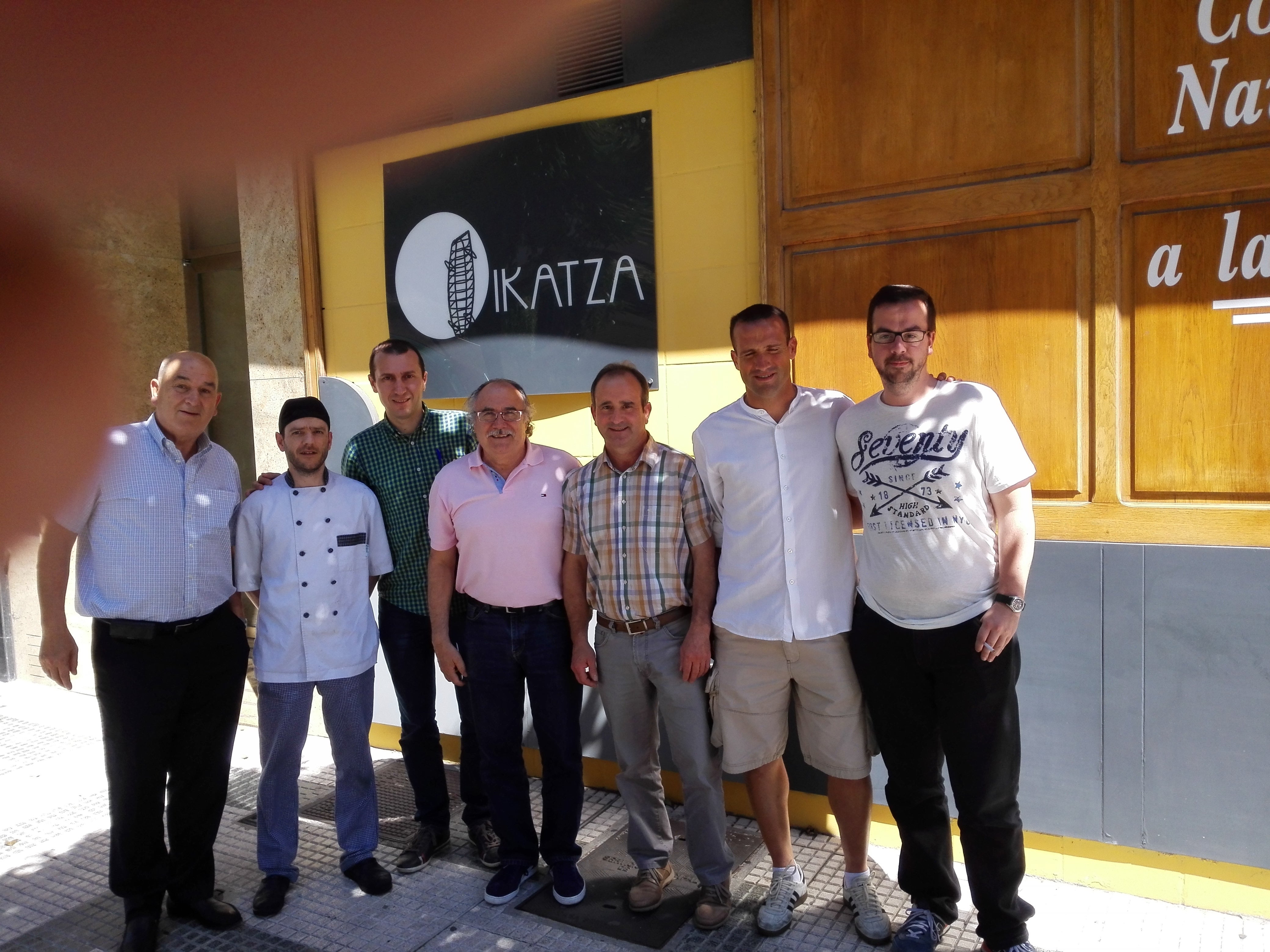 Caliente Caliente desde el Asador Ikatza. 21/06/2016 Caliente Caliente desde el Asador Ikatza. 21/06/2016