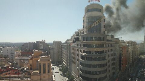 Un incendio en el edificio Capitol de Gran V&iacute;a