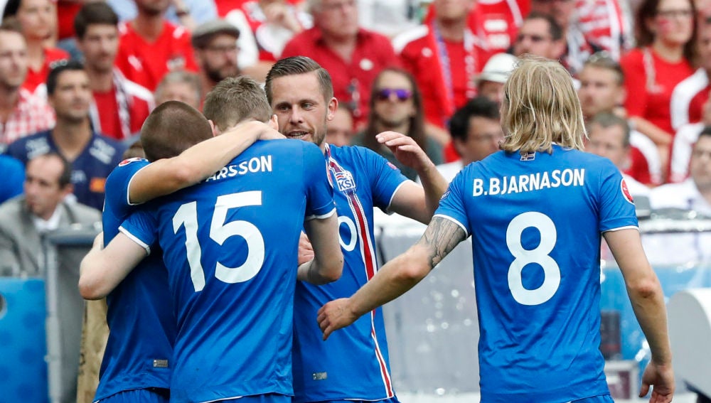 Bodvarsson celebra su gol ante Austria