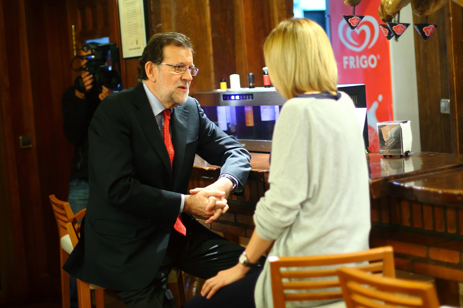 La tele con Monegal: "Lo mejor de Dos días y una noche fue la conversación de Moragas y Susanna Griso" La tele con Monegal: "Lo mejor de Dos días y una noche fue la conversación de Moragas y Susanna Griso"