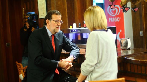 Mariano Rajoy charla con Susanna Griso en 'Dos d&iacute;as y una noche'