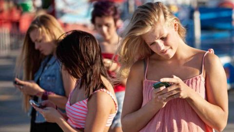 El abuso del tel&eacute;fono m&oacute;vil puede causarte dolores