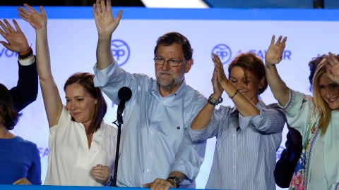 Rajoy en el balc&oacute;n de la calle G&eacute;nova