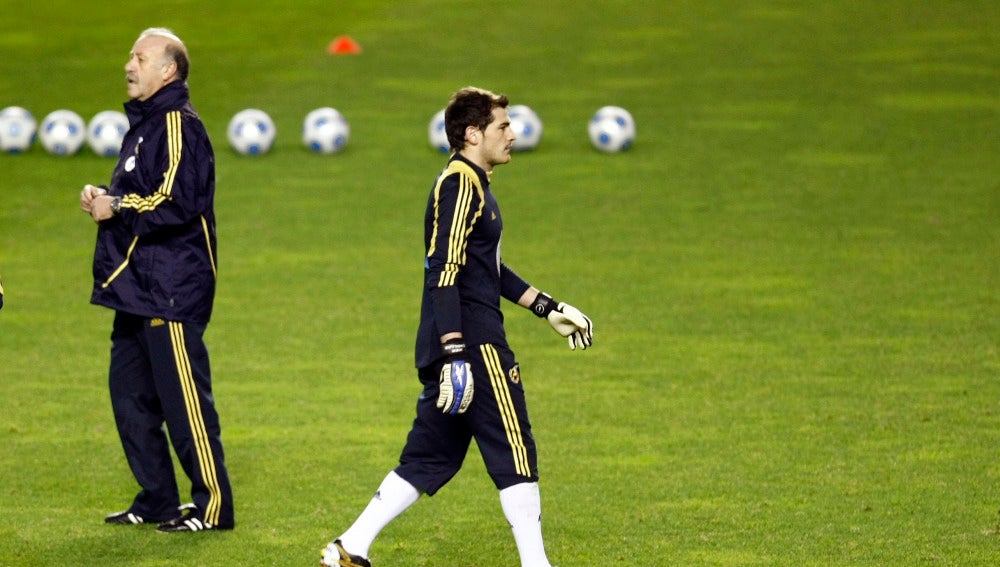 Vicente del Bosque e Iker Casillas, cada uno por su lado