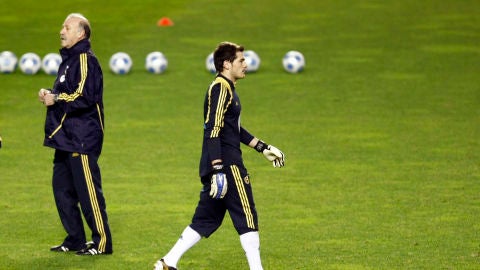 Vicente del Bosque e Iker Casillas, cada uno por su lado