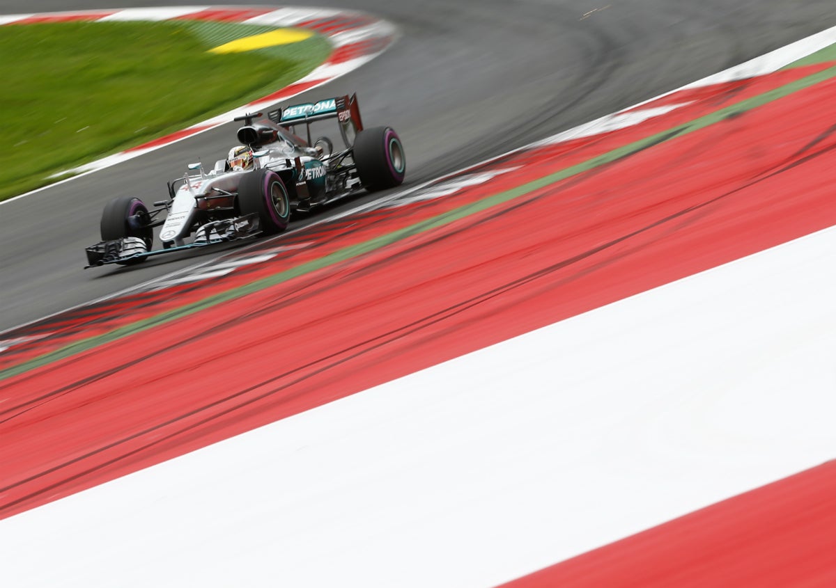 Hamilton logra la 'pole' en Austria por delante de Rosberg y Hülkenberg Hamilton logra la 'pole' en Austria por delante de Rosberg y Hülkenberg