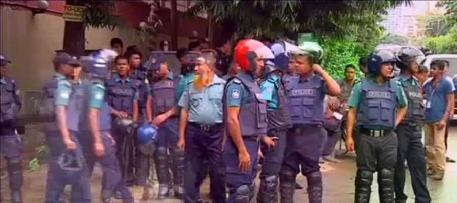 Ataque terrorista a un restaurante en Bangladesh Ataque terrorista a un restaurante en Bangladesh
