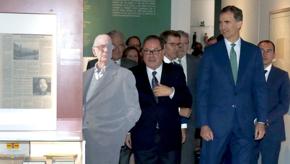 El Rey Felipe VI inaugura en la Biblioteca Nacional la exposición "CJC 2016. El centenario de un Nobel. Un libro y toda la soledad"
