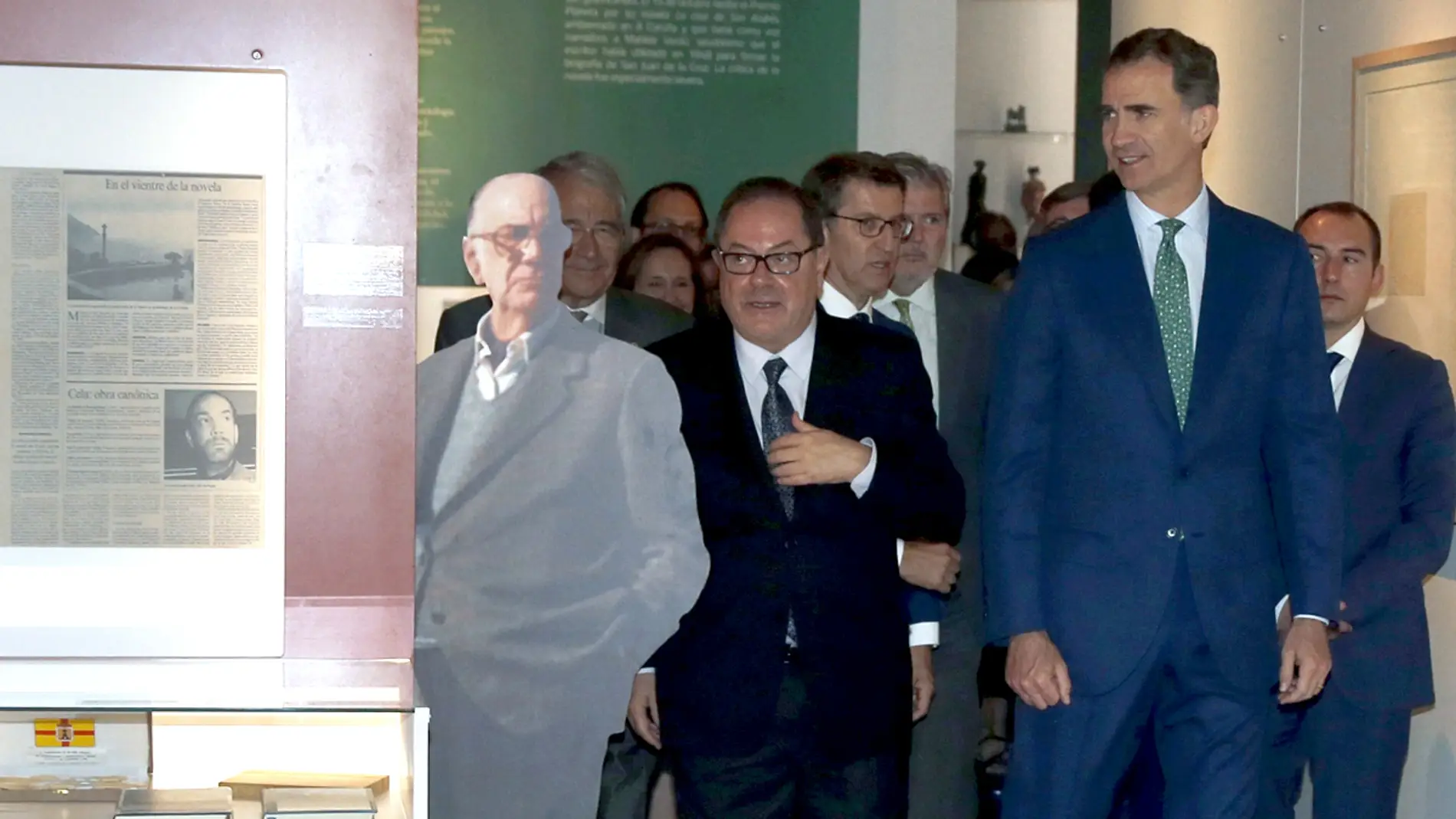 El Rey Felipe VI inaugura en la Biblioteca Nacional la exposición "CJC 2016. El centenario de un Nobel. Un libro y toda la soledad"