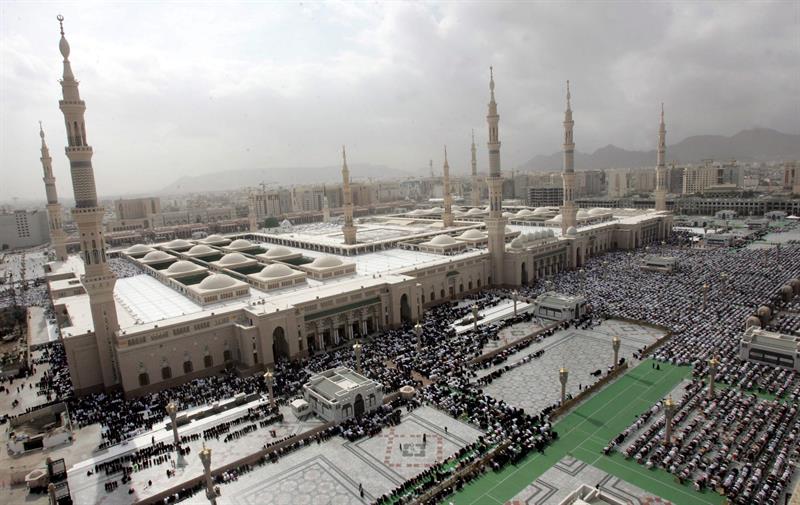 Varios ataques suicidas contra mezquitas de Arabia Saudí en el último día del Ramadán Varios ataques suicidas contra mezquitas de Arabia Saudí en el último día del Ramadán
