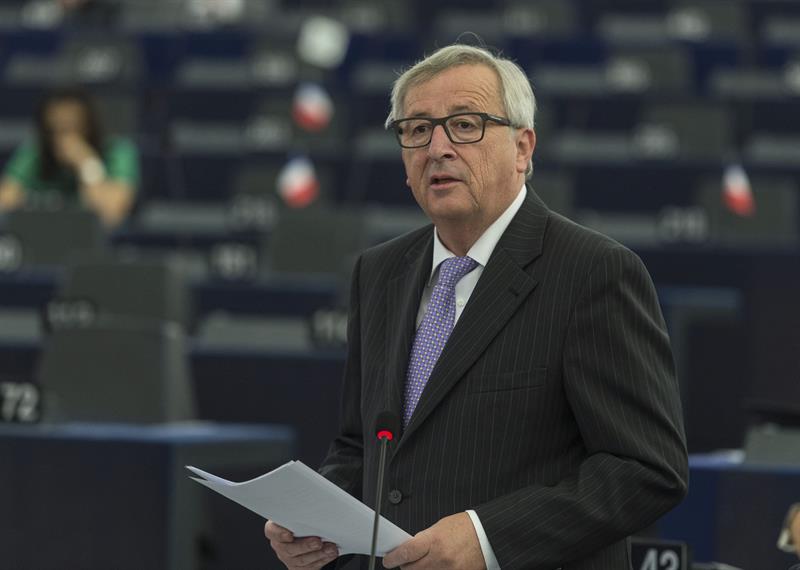 Juncker felicita a Rajoy por su investidura "en un momento crucial para España y la UE" Juncker felicita a Rajoy por su investidura "en un momento crucial para España y la UE"