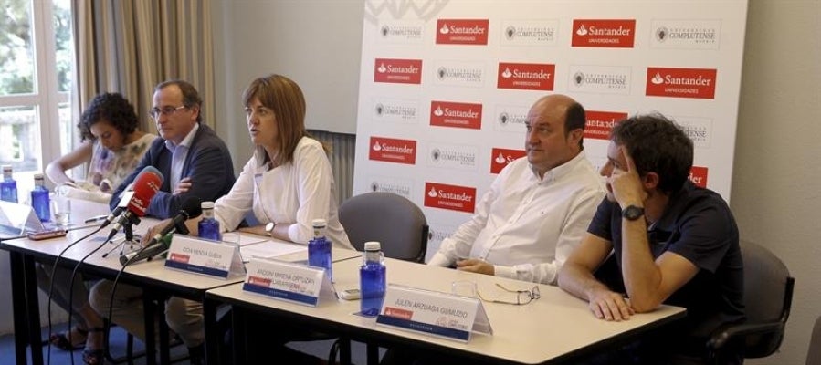 De izquierda a derecha, los dirigentes de Podemos, PP, PSOE, PNV y EH Bildu De izquierda a derecha, los dirigentes de Podemos, PP, PSOE, PNV y EH Bildu
