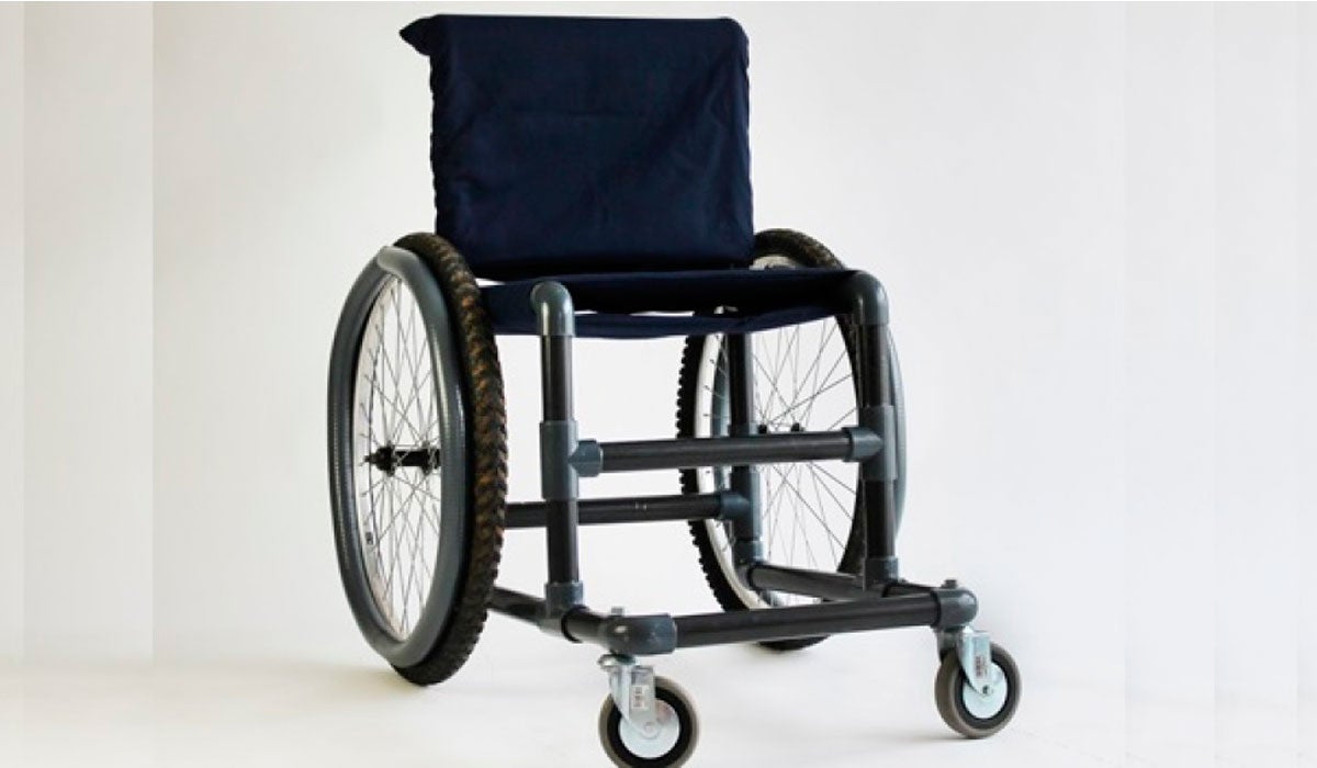 Diseñan una silla de ruedas 'low cost' que se monta en 15 minutos Diseñan una silla de ruedas 'low cost' que se monta en 15 minutos