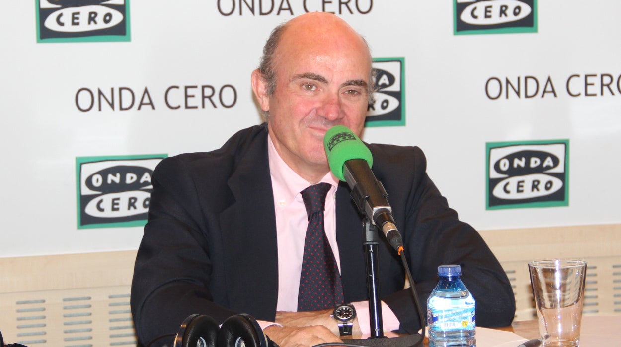De Guindos: "La previsión de crecimiento del 2,7% para 2016 es demasiado prudente" De Guindos: "La previsión de crecimiento del 2,7% para 2016 es demasiado prudente"