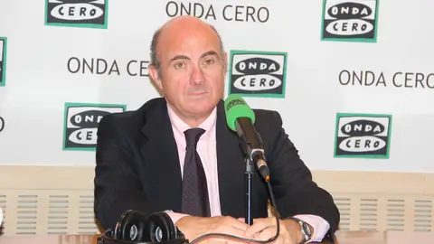El ministro de Economía en funciones, Luis de Guindos El ministro de Economía en funciones, Luis de Guindos, durante una entrevista en Onda Cero