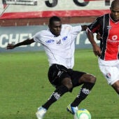 Graxa en una acción en la Segunda división de Brasil con el Atlético Bragantino