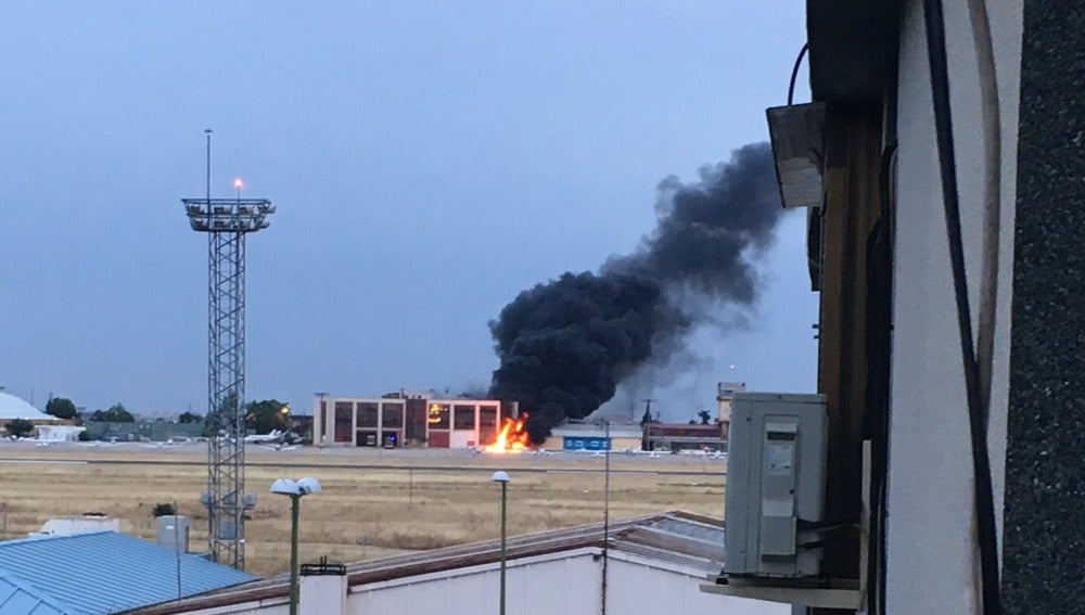 Una avioneta se estrella al aterrizar en el aeródromo de Cuatro Vientos