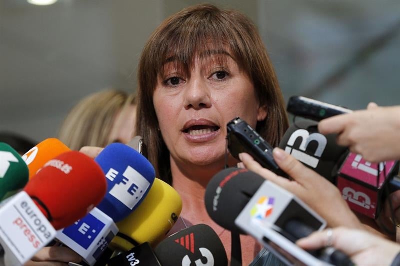 Armengol quiere que Pedro Sánchez se una a Patxi López y cree que no se puede liderar el PSOE y presidir una comunidad Armengol quiere que Pedro Sánchez se una a Patxi López y cree que no se puede liderar el PSOE y presidir una comunidad