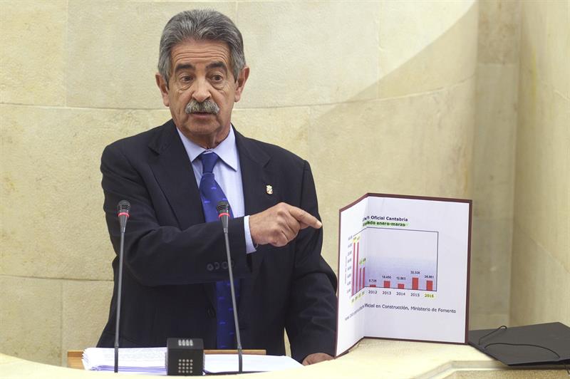 Miguel Ángel Revilla: "España no está para una gran coalición PP-PSOE" Miguel Ángel Revilla: "España no está para una gran coalición PP-PSOE"