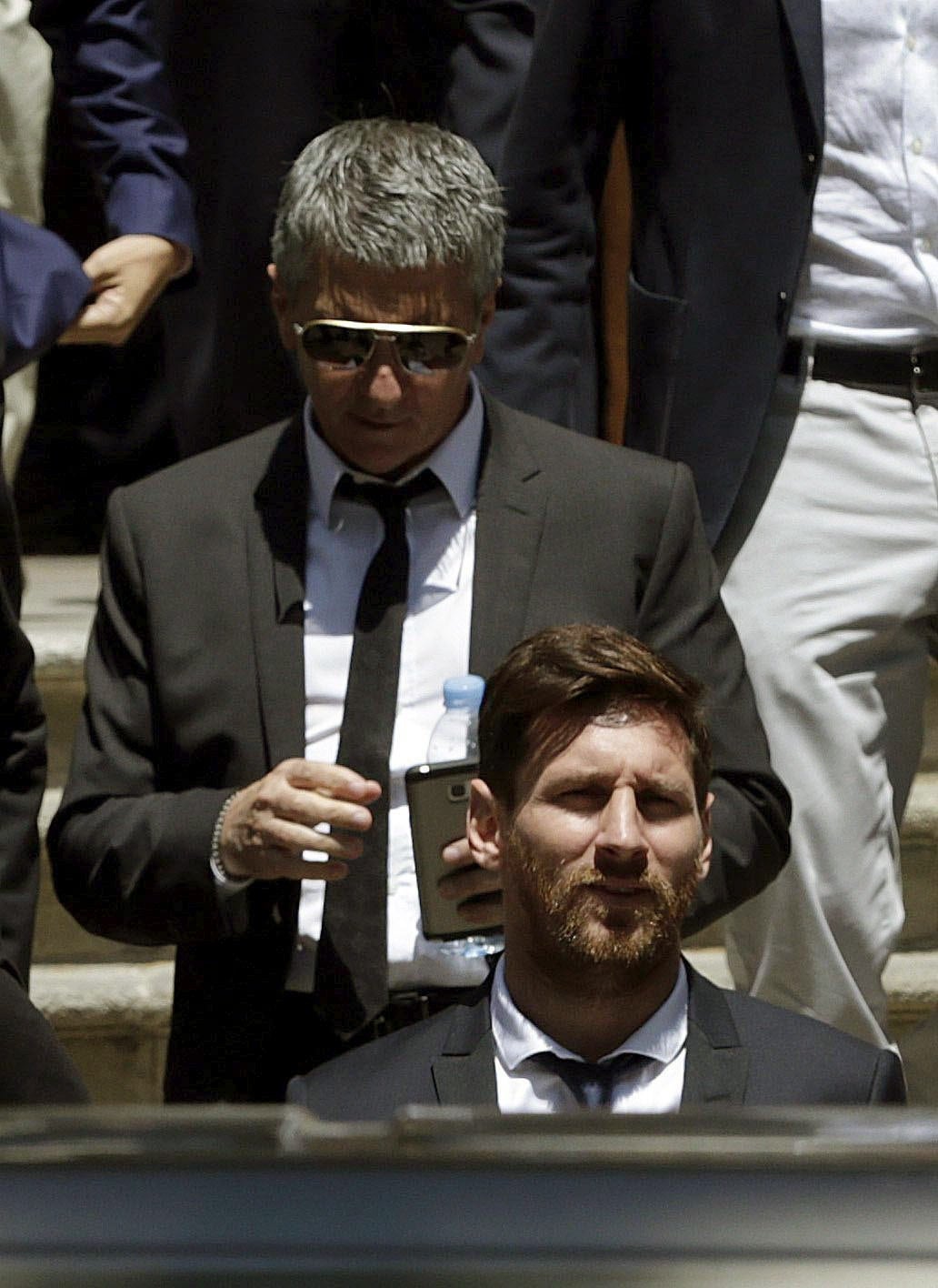 Marc Molins: "Lo normal es que no se obligue a los Messi al ingreso en prisión" Marc Molins: "Lo normal es que no se obligue a los Messi al ingreso en prisión"